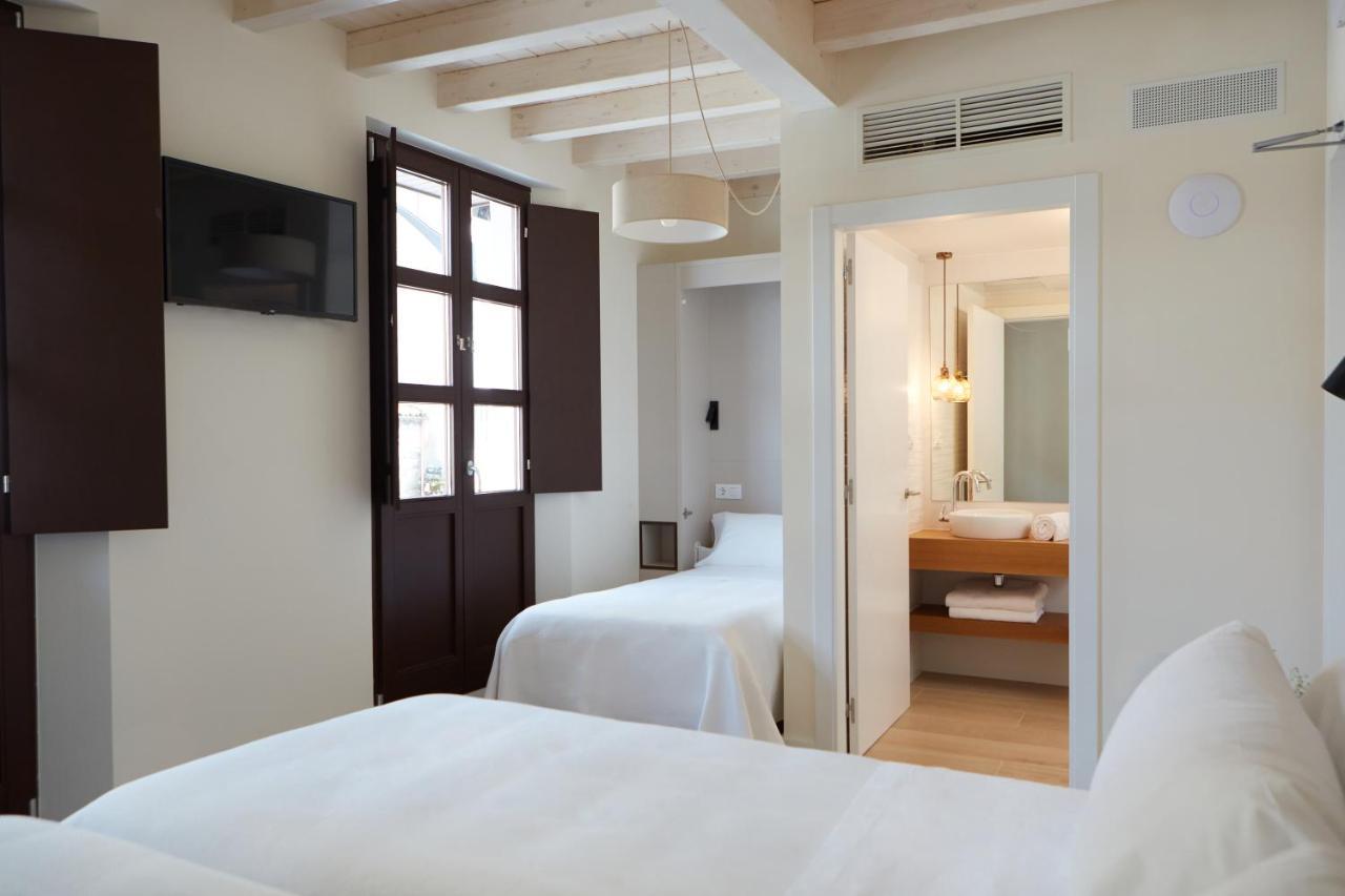 Hotel Trina 20 ปาลัสเดเรย์ ภายนอก รูปภาพ