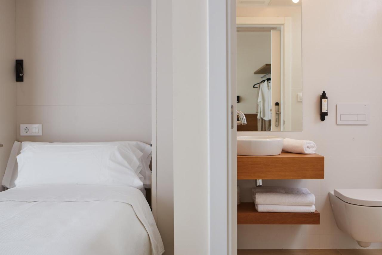 Hotel Trina 20 ปาลัสเดเรย์ ภายนอก รูปภาพ